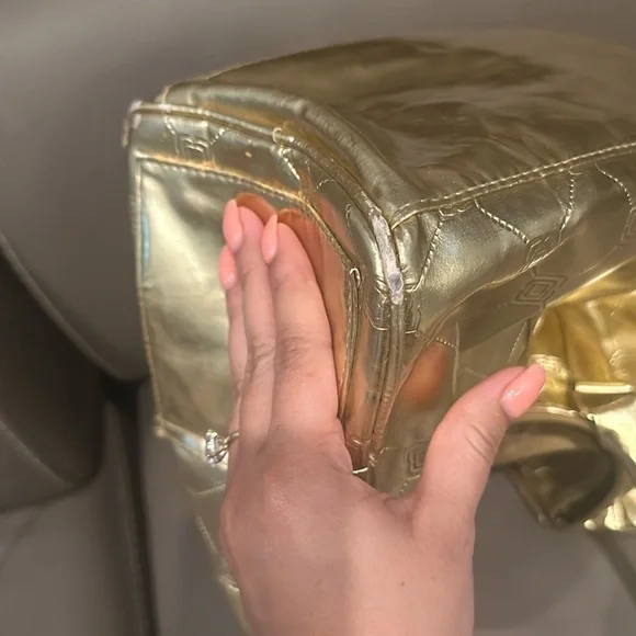 GOLD duffle bag y2k travel vacation bag metallic gold duffle bag carryon keepall - Picture 15 of 17